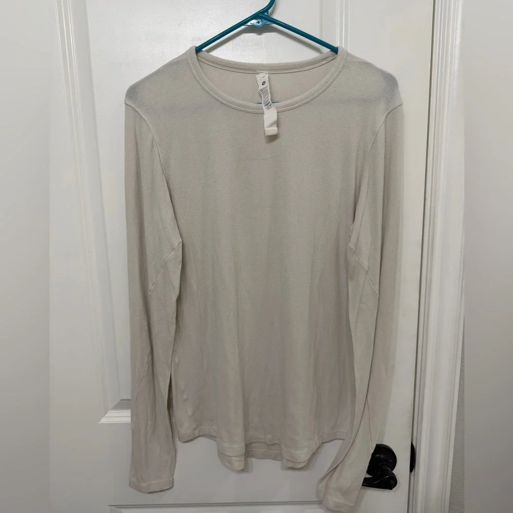lululemon athletica Women’s Beige Long Sleeve Tee